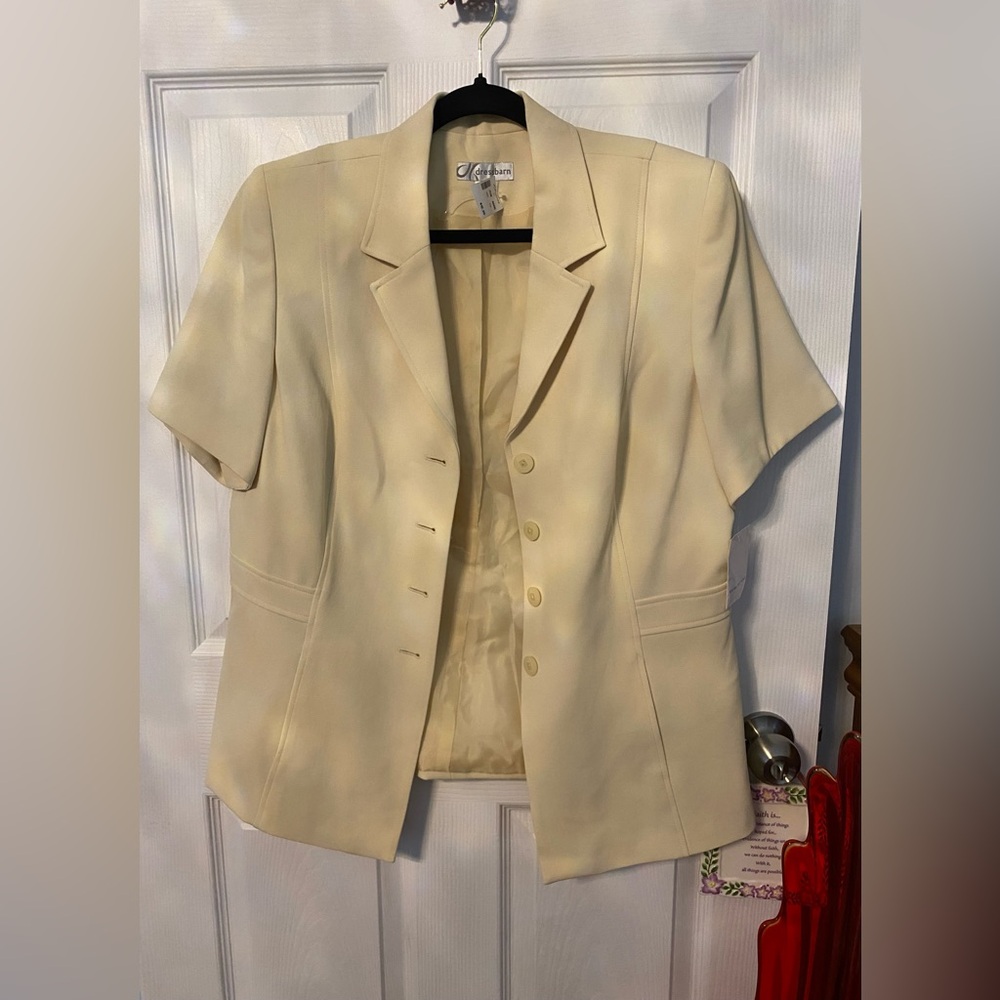 Dress Barn Women's Lite Yellow Short Sleeve suit